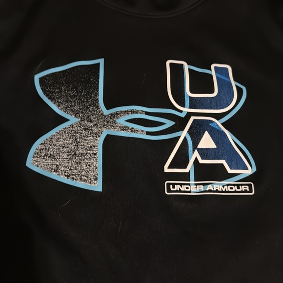 Boys UA tshirt - Picture 2 of 6